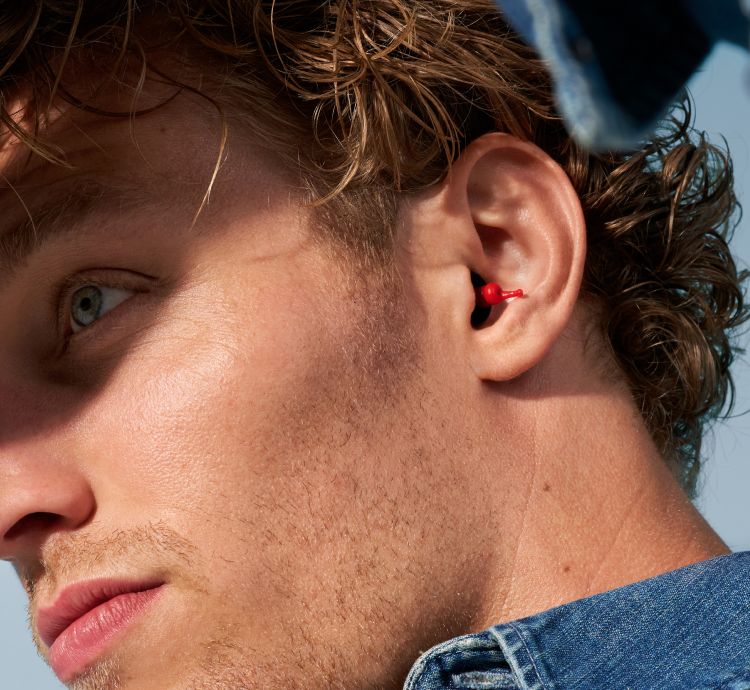 Alpine hearing protection Oordoppen oorkappen beschermen uw oor red dot award Motorrijden MotoGP Reizen Reis  Zonsondergang onderweg
